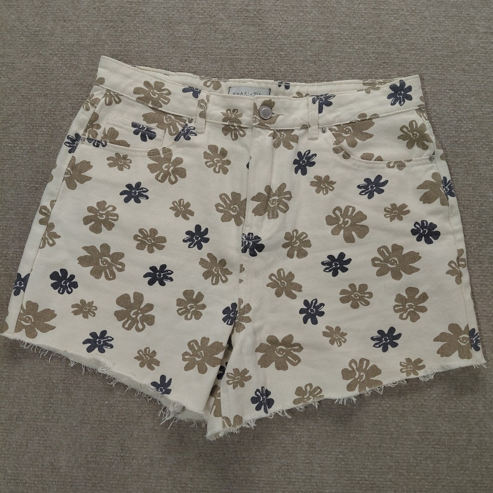 Khaki + Blue Denim Jean Shorts Womens 13/31 Boho Hippie Festival Floral Raw Hem‎